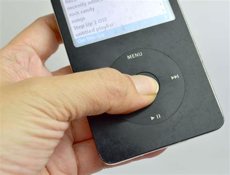 how do you turn an ipod classic off|ipod on off button.